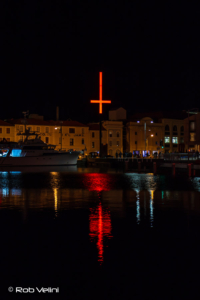Inverted cross